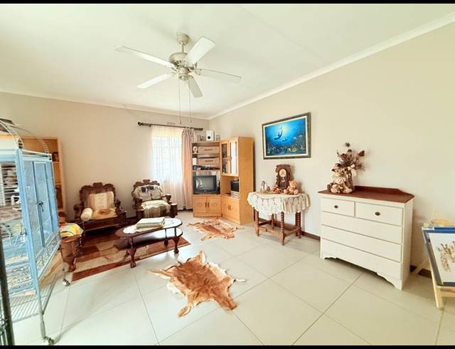 3 BEDROOM HOUSE FOR SALE IN VANDERBIJLPARK SE 2